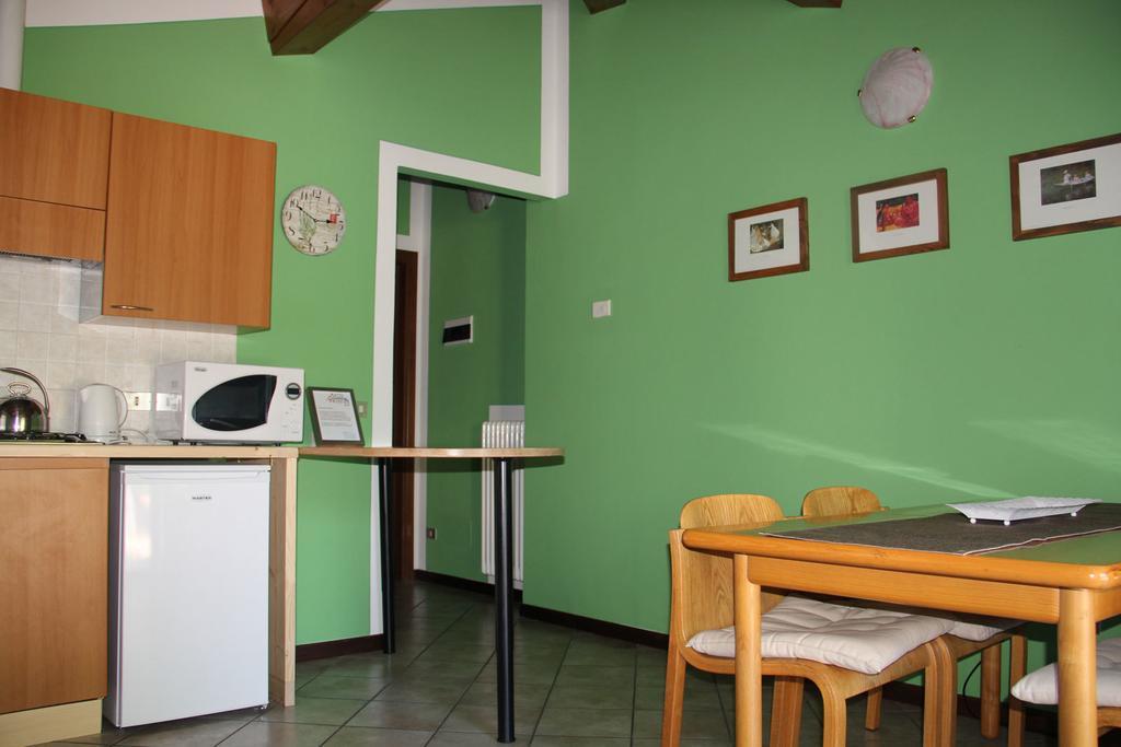 Veranda Beach Apartment Pianello Del Lario Camera foto