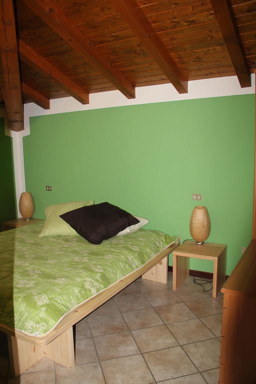 Veranda Beach Apartment Pianello Del Lario Camera foto